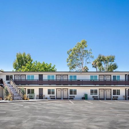 California Inn Anaheim Exteriör bild